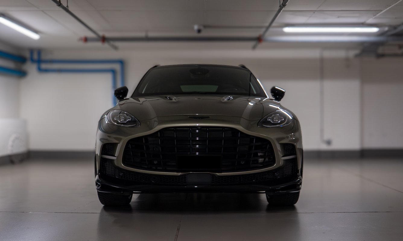 Aston Martin DBX 707