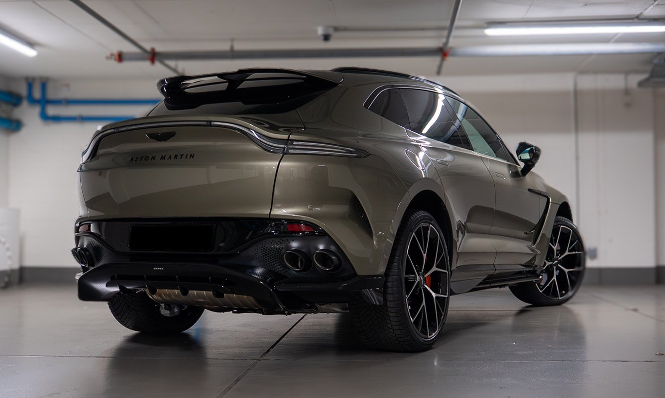 Aston Martin DBX 707