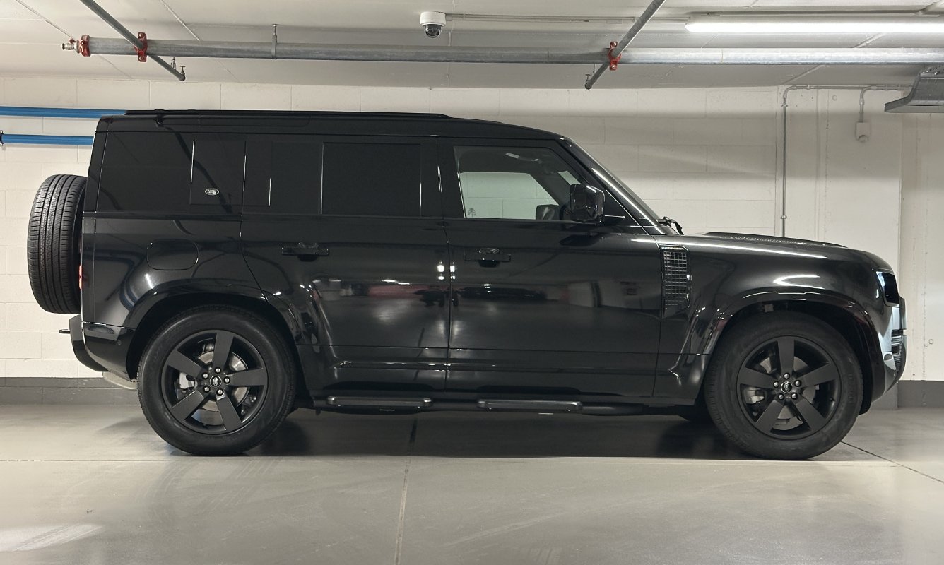 Land Rover Defender 110 X-Dynamic SE