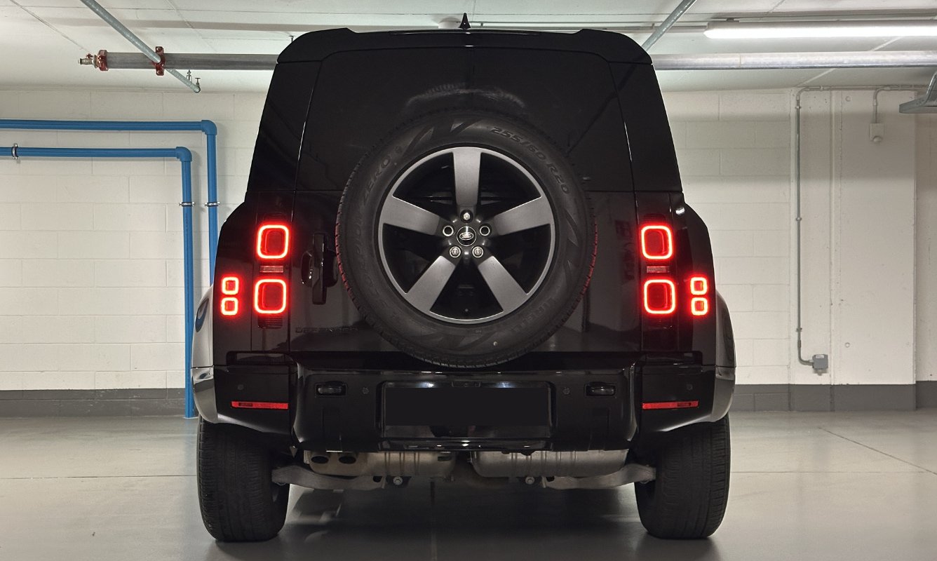 Land Rover Defender 110 X-Dynamic SE